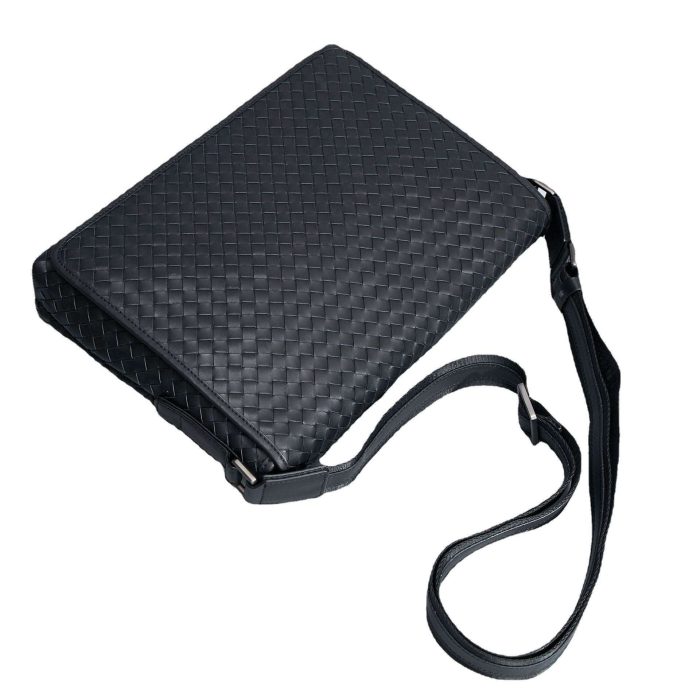 mens-luxury-business-casual-leather-woven-messenger-bag-946797.jpg
