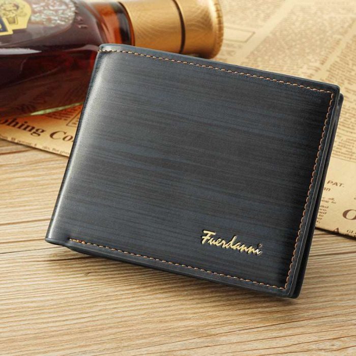 mens-synthetic-leather-wallet-707746.jpg