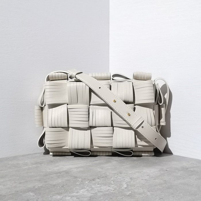 womens-luxury-leather-woven-one-shoulder-messenger-bag-820056.jpg